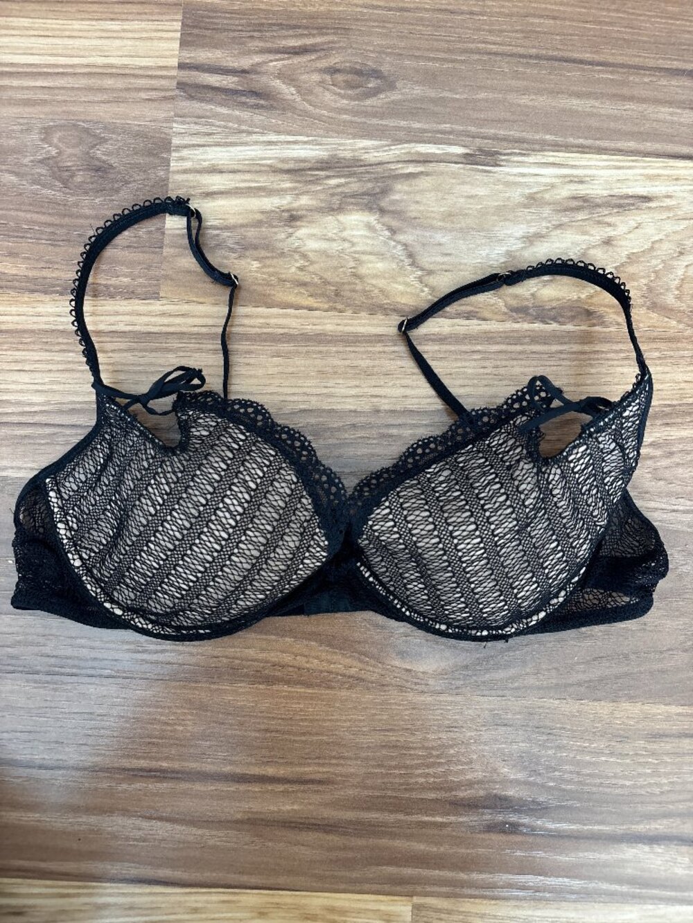 Victoria's Secret Very Sexy Balconet Lacy Sexy Bra 36C